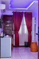 ADESHIE FIE HOTEL