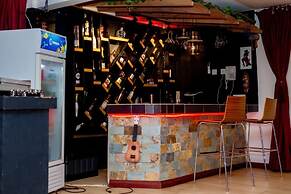 ADESHIE FIE HOTEL