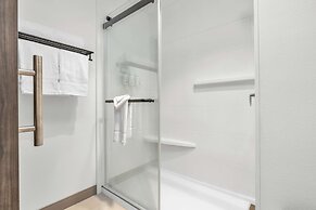 La Quinta Inn & Suites by Wyndham San Jose Airport-Downtown