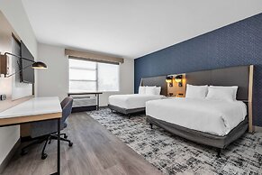 La Quinta Inn & Suites by Wyndham San Jose Airport-Downtown