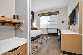 La Quinta Inn & Suites by Wyndham San Jose Airport-Downtown