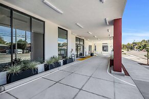 La Quinta Inn & Suites by Wyndham San Jose Airport-Downtown