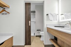 La Quinta Inn & Suites by Wyndham San Jose Airport-Downtown