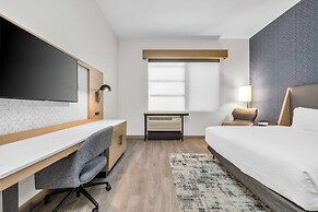 La Quinta Inn & Suites by Wyndham San Jose Airport-Downtown