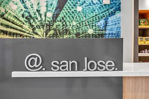 La Quinta Inn & Suites by Wyndham San Jose Airport-Downtown