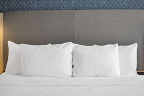 La Quinta Inn & Suites by Wyndham San Jose Airport-Downtown