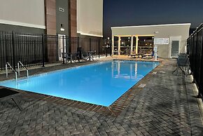 La Quinta Inn & Suites by Wyndham Sulphur (Lake Charles)