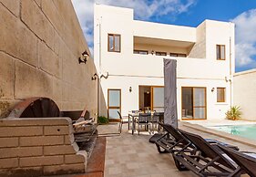 Nadurija, So Nice Gozitan Villa + Pool