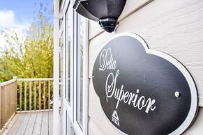 Spacious Stunning Lakeside 3 bed Holiday Home