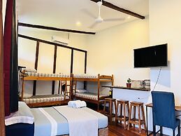 Hotel Adventure Lodge Jaco Beach