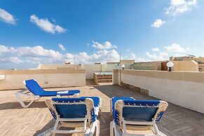 Nadurin, Gozitan Villa 7 Bedr. & 2 Pools