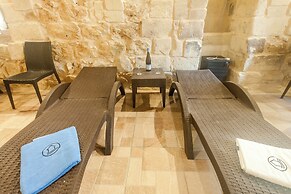 Nadurin, Gozitan Villa 7 Bedr. & 2 Pools