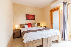 Nadurin, Gozitan Villa 7 Bedr. & 2 Pools