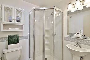 The Birch Ridge: Mission Room #2 - Queen Suite In Renovated Killington