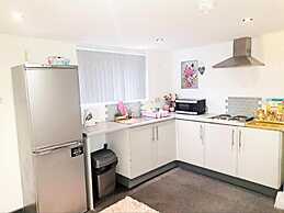 Beautiful En-suite Studio in Leeds -lower Floor