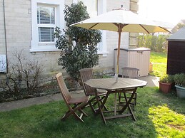 Lovely, Spacious, 3 Bedded, First Floor Apartment