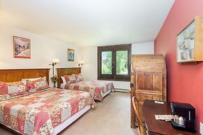 Manitou Lodge 2 Hotel Room by Alpine Lodging Telluride