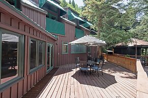 Manitou Lodge 2 Hotel Room by Alpine Lodging Telluride