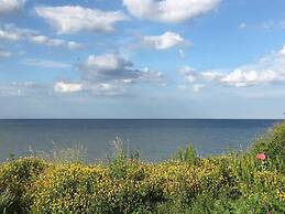 Captivating 2-bed Beachfront Sea-view Norfolk Home