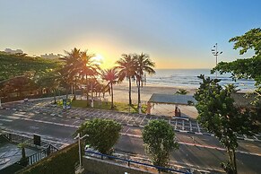 Pé na areia do Guarujá - Praia do Tombo (F)