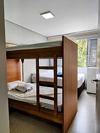 Pé na areia do Guarujá - Praia do Tombo (F)