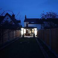 Charming 2-bed Cottage in Formby, Liverpool