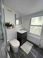 Stunning 4-bed Apartment in Cambridge