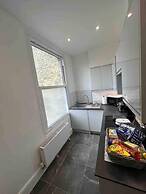 Stunning 4-bed Apartment in Cambridge