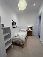 Stunning 4-bed Apartment in Cambridge