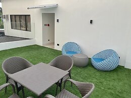 Lighthouse Point Hotel