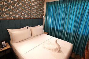 Lighthouse Point Hotel