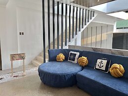 Lighthouse Point Hotel