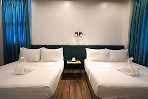 Lighthouse Point Hotel