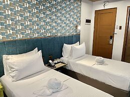 Lighthouse Point Hotel