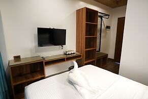 Lighthouse Point Hotel