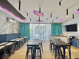 Lighthouse Point Hotel