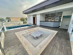 Lighthouse Point Hotel