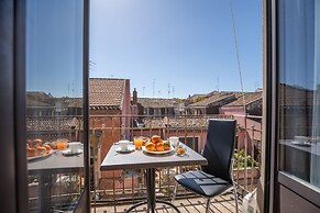 Tra l'Etna e il mare via Oberdan