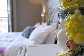 Tra l'Etna e il mare via Oberdan