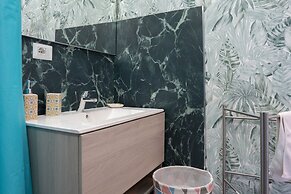 Tra l'Etna e il mare via Oberdan