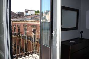 Tra l'Etna e il mare via Oberdan