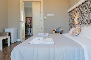 Tra l'Etna e il mare via Oberdan