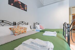 Tra l'Etna e il mare via Oberdan