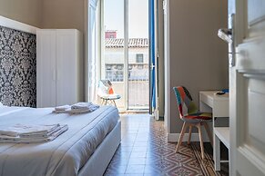 Tra l'Etna e il mare via Oberdan