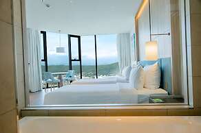 A La Carte Ha Long Bay Residence