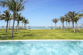 Wyndham Hoi An Royal Beachfront Resort & Villas