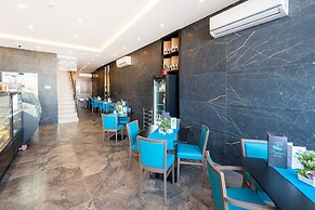 Islet Seafront Apartment Corner Terrace