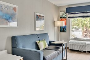 Holiday Inn Express and Suites Destin Miramar Beach by IHG