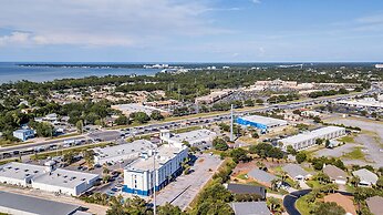 Holiday Inn Express and Suites Destin Miramar Beach by IHG