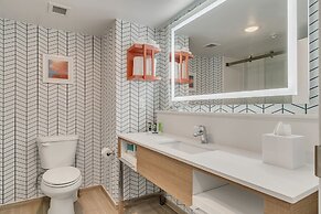 Holiday Inn Express and Suites Destin Miramar Beach by IHG